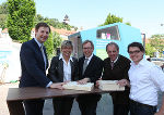 v.l.n.r.: Franz Mayr-Melnhof, DI Doris Enzensberger-Gasser (Liebbau), Wirschaftslandesrat Dr. Christian Buchmann, proHolz Steiermark Obmann ÖkR Hans Resch, Architekt DI Christian Reschreiter  © Holzcluster Steiermark