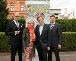 Forschungslandesrätin Mag. Kristina Edlinger-Ploder und Wirtschaftslandesrat Dr. Christian Buchmann mit DI Gerald Lackner (li.) und DI Anton Kohl von AVL DiTEST Fahrzeugdiagnose GmbH. © stajan&rugani 