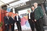Gerhard Draxler (ORF Landesdirektor), Peter Pittoni (GF Cargo Center Graz), Franz Glanz (GF Cargo Center Graz), Christian Buchmann (LR für Wirtschaft, Europa und Kultur), Klaus Rainer (Geschäftsleiter der AL-KO), Erwin Stubenschrott (GF KWB) © CIS