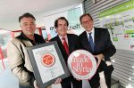 v.l.n.r.: Eberhard Schrempf (GF Creative Industries Styria), Hans Roth (GF Saubermacher), Dr. Christian Buchmann (Landesrat für Wirtschaft, Europa und Kultur) © CIS v.l.n.r.: Eberhard Schrempf (GF Creative Industries Styria), Hans Roth (GF Saubermacher), Dr. Christian Buchmann (Landesrat für Wirtschaft, Europa und Kultur)