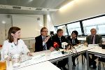 v.l.: Prof. Barbara Obermayer-Pietsch (Leiterin des K-Projektes BioPersMed), Wirtschaftslandesrat Dr. Christian Buchmann, Univ.-Prof. Dr. Josef Smolle (Rektor MedUni Graz), Dr. Karine Sargsyan (Leiterin Biobank Graz), Dr. Burghard Kaltenbeck (Geschäftsführer Steirische Wirtschaftsförderung SFG). © Frankl v.l.: Prof. Barbara Obermayer-Pietsch (Leiterin des K-Projektes BioPersMed), Wirtschaftslandesrat Dr. Christian Buchmann, Univ.-Prof. Dr. Josef Smolle (Rektor MedUni Graz), Dr. Karine Sargsyan (Leiterin Biobank Graz), Dr. Burghard Kaltenbeck (Geschäftsführer Steirische Wirtschaftsförderung SFG).