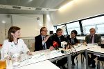 v.l.: Prof. Barbara Obermayer-Pietsch (Leiterin des K-Projektes BioPersMed), Wirtschaftslandesrat Dr. Christian Buchmann, Univ.-Prof. Dr. Josef Smolle (Rektor MedUni Graz), Dr. Karine Sargsyan (Leiterin Biobank Graz), Dr. Burghard Kaltenbeck (Geschäftsführer Steirische Wirtschaftsförderung SFG).