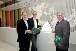 v.l.: Wirtschaftslandesrat Dr. Christian Buchmann, XAL-Geschäftsführer Mag. Michael Engel, SFG-Geschäftsführer Dr. Burghard Kaltenbeck. © Frankl v.l.: Wirtschaftslandesrat Dr. Christian Buchmann, XAL-Geschäftsführer Mag. Michael Engel, SFG-Geschäftsführer Dr. Burghard Kaltenbeck.