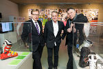 v.l.: Christian Buchmann (Landesrat für Wirtschaft, Europa und Kultur), Kurt Hilgarth (Designer), Eberhard Schrempf (Creative Industries Styria). © Creative Industries Styria v.l.: Christian Buchmann (Landesrat für Wirtschaft, Europa und Kultur), Kurt Hilgarth (Designer), Eberhard Schrempf (Creative Industries Styria).