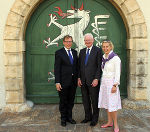 v.l.: Landesrat Christian Buchmann, Helmut Sohmen, Landesrätin Kristina Edlinger-Ploder. © Land Steiermark