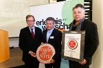 v.l.: Christian Buchmann (Wirtschaftslandesrat), Hans Aage Jörgensen (CEO AHT Cooling Systems GmbH), Eberhard Schrempf (Geschäftsführer Creative Industries Styria). © Creative Industries Styria v.l.: Christian Buchmann (Wirtschaftslandesrat), Hans Aage Jörgensen (CEO AHT Cooling Systems GmbH), Eberhard Schrempf (Geschäftsführer Creative Industries Styria).