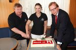 v.l.: Helmut Franz und Tochter Ursula Winkler  (Übergeber und Übernehmerin der Bäckerei-Konditorei Café Winkler) mit Wirtschaftslandesrat Christian Buchmann.