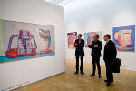 v.l.: Dirk Luckow, Günther Holler-Schuster und Christian Buchmann betrachten die Werke von Maria Lassnig. © UMJ / N. Lackner v.l.: Dirk Luckow, Günther Holler-Schuster und Christian Buchmann betrachten die Werke von Maria Lassnig.