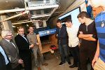 Schüler der HTL Bulme Graz Gösting gemeinsam mit Landesrat Dr. Christian Buchmann zu Gast im Kompetenzzentrum "Virtual Vehicle". © Frankl