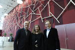 v.l.: Hans Kupelwieser (Künstler), Elisabeth Fiedler (Institut für Kunst im öffentlichen Raum), Christian Buchmann (Kulturlandesrat). © Niki Lackner