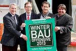 v.l.: DI Alexander Pongratz (Landesinnungsmeister Bau), Dr. Christian Buchmann (Wirtschaftslandesrat), Alfred Tomberger (Geschäftsführer Cool & Fresh), Abg. z. NR Josef Muchitsch (Vorsitzender Konjunkturforum Bau). © Trabi