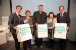 Siegfried Nagl (Bürgermeister Stadt Graz), Josyane Franc, Eberhard Schrempf (Geschäftsführer CIS), Eriko Esaka, Christian Buchmann (Landesrat für Wirtschaft, Europa und Kultur) © Doppelpunkt