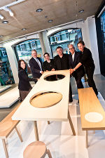 v.l.: Karin Polzhofer (Neue Wiener Werkstätte/KAPO), Thomas Spann (Direktor WKO Steiermark), Johanna Dehio (Designerin und Preisträgerin), Eberhard Schrempf (Geschäftsführer Creative Industries Styria), Gerhard Rüsch (Wirtschaftsstadtrat Graz), Hans Schullin (Unternehmer). © Creative Industries Styria v.l.: Karin Polzhofer (Neue Wiener Werkstätte/KAPO), Thomas Spann (Direktor WKO Steiermark), Johanna Dehio (Designerin und Preisträgerin), Eberhard Schrempf (Geschäftsführer Creative Industries Styria), Gerhard Rüsch (Wirtschaftsstadtrat Graz), Hans Schullin (Unternehmer).