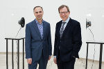 Künstlerhaus-Direktor Sandro Droschl und Kulturlandesrat Christian Buchmann. © Maria Schnabl
