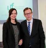 Bundesministerin Dr. Sophie Karmasin und Wirtschaftslandesrat Dr. Christian Buchmann. © Land Steiermark Bundesministerin Dr. Sophie Karmasin und Wirtschaftslandesrat Dr. Christian Buchmann.