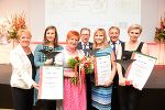 v.l.: „Fau in der Wirtschaft“-Vorsitzende Adelheid Moretti, Michaela Maresch (Siegerin Kategorie Innovation und Technik), Doris Musill (Neugründung), Landesrat Christian Buchmann, Martina Rötzer (Soziales), WKO Steiermark Präsident Josef Herk und Eva Burtscher (Gewerbe und Handwerk). © Fischer v.l.: „Fau in der Wirtschaft“-Vorsitzende Adelheid Moretti, Michaela Maresch (Siegerin Kategorie Innovation und Technik), Doris Musill (Neugründung), Landesrat Christian Buchmann, Martina Rötzer (Soziales), WKO Steiermark Präsident Josef Herk und Eva Burtscher (Gewerbe und Handwerk).