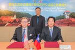 Landesrat Buchmann unterzeichnete gemeinsam mit Ching-Te Lai (r.) das Partnerschaftsabkommen zwischen der Steiermark und Tainan © Stadt Tainan; bei Quellenangabe honorarfrei