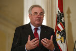 Landeshauptmann Hermann Schützenhöfer: "Moderates, erklärbares Defizit für 2016." © Fotos: steiermark.at/Scheriau, Verwendung bei Quellenanabe honorarfrei Landeshauptmann Hermann Schützenhöfer: "Moderates, erklärbares Defizit für 2016."