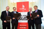 v.l.: Übergabe der Bewerbungsmappe in Graz: WKO-Präsident Christoph Leitl, Wirtschaftslandesrat Christian Buchmann, Worldskills-Europe-Präsident Hubert Romer und WKO-Steiermark-Präsident Josef Herk. © geopho.com