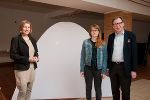v.l.: Luise Kloos, Lisa Horvath, LR Christian Buchmann.