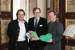 v.l.: Mathis Huber (Intendant styriarte), LR Dr. Christian Buchmann, Erich Neuhold (GF Steiermark Tourismus). © Steiermark Tourismsus/Loder v.l.: Mathis Huber (Intendant styriarte), LR Dr. Christian Buchmann, Erich Neuhold (GF Steiermark Tourismus).
