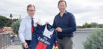 v.l.: Wirtschaftslandesrat Dr. Christian Buchmann und IFCS-Geschäftsführer Kian Walizadeh freuen sich, auch im Sommer 2016 zahlreiche internationale Top-Clubs in der Steiermark begrüßen zu dürfen! © GEPA