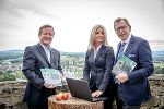 Erich Neuhold (GF Steiermark Tourismus), Mag. Andrea Sajben (Projektleiterin Steiermark Convention) und LR Dr. Christian Buchmann präsentieren die neue Tagungsstrategie. © Steiermark Tourismus / Erwin Scheriau Erich Neuhold (GF Steiermark Tourismus), Mag. Andrea Sajben (Projektleiterin Steiermark Convention) und LR Dr. Christian Buchmann präsentieren die neue Tagungsstrategie.