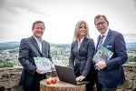 Erich Neuhold (GF Steiermark Tourismus), Mag. Andrea Sajben (Projektleiterin Steiermark Convention) und LR Dr. Christian Buchmann präsentieren die neue Tagungsstrategie.