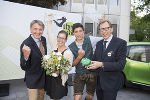 v.l.: WKO Steiermark Präsident Josef Herk (l.) und Wirtschaftslandesrat Christian Buchmann (r.) zeichnen die beruflichen Nachwuchsstars aus, hier zu sehen die Floristin Melanie Krenn und der Elektrotechniker Franz Maier. © Fischer v.l.: WKO Steiermark Präsident Josef Herk (l.) und Wirtschaftslandesrat Christian Buchmann (r.) zeichnen die beruflichen Nachwuchsstars aus, hier zu sehen die Floristin Melanie Krenn und der Elektrotechniker Franz Maier.
