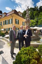 v.l.: Mag. Chrsitopher Drexler (Wissenschaftslandesrat), Dr. Johann Harrer (Geschäftsführer HTS), Dr. Christian Buchmann (Wirtschaftslandesrat). © Human Technology Styria