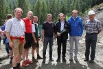 Peter Doppelhofer (rechts) und Ing. Helmut Anselmi (4. Von links) von der Firma Granit gaben einen Baustellenbericht an der Talstation. © Kaserer Peter Doppelhofer (rechts) und Ing. Helmut Anselmi (4. Von links) von der Firma Granit gaben einen Baustellenbericht an der Talstation.