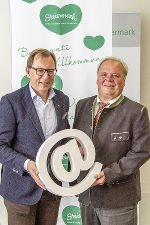 Landesrat Dr. Christian Buchmann und Tourismus-Spartenobmann Franz Perhab präsentierten die Details zur Digitalisierungsoffensive für den steirischen Tourismus. © Land Steiermark/Streibl