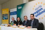 v.l.: Burghard Kaltenbeck (SFG), Elisabeth Meixner (Präsidentin Landesschulrat Stmk.), LR Christian Buchmann, Peter Szabó (GF A&R Carton). © SFG/Frankl