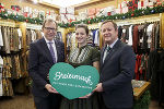 Wirtschaftslandesrat Christian Buchmann, Lena Hoschek und Steiermark Tourismus Geschäftsführer Erich Neuhold. © Steiermark Tourismus/Erwin Scheriau Wirtschaftslandesrat Christian Buchmann, Lena Hoschek und Steiermark Tourismus Geschäftsführer Erich Neuhold.