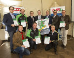 oben v.l.: Fabrice Girardoni (Stuhleck), Georg Bliem (Planai/Hochwurzen), Landesrat Christian Buchmann,  Fachgruppenobmann Arthur Moser (Hauser Kaibling), Karl Schmidhofer (Grebenzen), WKO Steiermark Präsident Josef Herk und Johann Kleinhofer (Mariazeller Bürgeralpe); unten v.l.: Reinhard Kargl (Lachtal), Lambert Traninger (Dachstein Betriebsleiter) und Christian Peer (Betriebsleiter Galsterberg). © Lunghammer