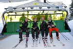 v.l.: Hofrat Dr. Hellmuth Schnabl, Landesrat Dr. Christian Buchmann, Dir. Georg Bliem und Bgm. Jürgen Winter bei der Premierenfahrt mit der neuen Burgstallalmbahn.  © Herbert Raffalt