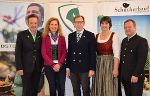 v.l.: Guido Jaklitsch (Vorsitzender TRV Südweststeiermark), Elfriede Pfeifenberger (Lipizzanerheimat), Christian Buchmann (Wirtschaftslandesrat Steiermark), Barbara Spiz (Schilcherland), Erich Neuhold (Steiermark-Tourismus-Geschäftsführer).