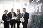 v.l.: Gaby Schaunig (LH-Stv. Kärnten), Wolfgang Pribyl (GF JR), Barbara Eibinger-Miedl (Wissenschaftslandesrätin Steiermark), Franz M. Androsch (Leiter F&E voestalpine).