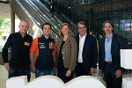 Christoph Strasser, Matthias Walkner, Landesrätin Barbara Eibinger-Miedl, KTM-Chef Stefan Pierer, Richard David Precht (v.l.). © SFG/Matthias Kniebeiss Christoph Strasser, Matthias Walkner, Landesrätin Barbara Eibinger-Miedl, KTM-Chef Stefan Pierer, Richard David Precht (v.l.).
