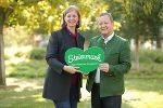 Tourismuslandesrätin Barbara Eibinger-Miedl und Erich Neuhold, GF Steiermark Tourismus.