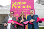 v.l.: Stefan Windisch (Geschäftsführer XTEC), Barbara Eibinger-Miedl (Landesrätin für Wirtschaft, Tourismus, Europa, Wissenschaft und Forschung), Eberhard Schrempf (Geschäftsführer Creative Industries Styria) eröffneten die „Styrian Products“. © CIS/Lunghammer v.l.: Stefan Windisch (Geschäftsführer XTEC), Barbara Eibinger-Miedl (Landesrätin für Wirtschaft, Tourismus, Europa, Wissenschaft und Forschung), Eberhard Schrempf (Geschäftsführer Creative Industries Styria) eröffneten die „Styrian Products“.