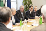 LH Hermann Schützenhöfer und LH-Stv. Michael Schickhofer während der Sitzung des Landeskoordinationsausschusses.