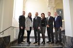 Wissenschafts- und Forschungslandesrätin Barbara Eibinger-Miedl (2.v.l.) mit den Mitgliedern des Forschungsrates Steiermark: Elmar Pichl (l.), Andreas Gerstenmayer (3.v.l.), Henrietta Egerth (3.v.r.), Manfred Schubert-Zsilavecz (2.v.r.), Hans Sünkel (r.) © Land Steiermark