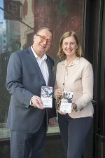 Tourismuslandesrätin Barbara Eibinger-Miedl und ÖHT-Generaldirektor Wolfgang Kleemann präsentierten die beiden neuen Förderungsprogramme für steirische Tourismusbetriebe. © Fischer