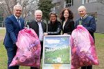 Landesdirektor Gerhard Draxler (ORF Steiermark), Bgm. Ing. Mag. Wolfgang Neubauer (Obmann des Dachverbandes der steirischen Abfallwirtschaftsverbände), KommR Daniela Müller-Mezin (Wirtschaftskammer Steiermark, Obfrau der Fachgruppe Entsorgungs- und Ressourcenmanagement), Mag. Dr. Ingrid Winter (Leiterin des Referates Abfallwirtschaft und Nachhaltigkeit, Abt. 14, Land Steiermark) und Landesrat Ök.-Rat Johann Seitinger (Land Steiermark, Lebensressort) © ORF/Oliver Wolf Landesdirektor Gerhard Draxler (ORF Steiermark), Bgm. Ing. Mag. Wolfgang Neubauer (Obmann des Dachverbandes der steirischen Abfallwirtschaftsverbände), KommR Daniela Müller-Mezin (Wirtschaftskammer Steiermark, Obfrau der Fachgruppe Entsorgungs- und Ressourcenmanagement), Mag. Dr. Ingrid Winter (Leiterin des Referates Abfallwirtschaft und Nachhaltigkeit, Abt. 14, Land Steiermark) und Landesrat Ök.-Rat Johann Seitinger (Land Steiermark, Lebensressort) © ORF/Oliver Wolf