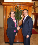 Europalandesrätin Barbara Eibinger-Miedl mit dem nordmazedonischen Außenminister Nikola Dimitrov.