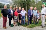 LAbg. Bernadette Kerschler (4.v.l.), Wildons LR Anton Lang (4.v.r.), Wildons Bgm. Helmut Walch (3.v.r.) und Gemeinderäte in Vorfreude auf den neuen Fahrradsteg über die Kainach. © SPÖ LAbg. Bernadette Kerschler (4.v.l.), Wildons LR Anton Lang (4.v.r.), Wildons Bgm. Helmut Walch (3.v.r.) und Gemeinderäte in Vorfreude auf den neuen Fahrradsteg über die Kainach. © SPÖ