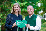 Tourismuslandesrätin Barbara Eibinger-Miedl und Steiermark Tourismus-Geschäftsführer Erich Neuhold freuen sich über die positive Sommerhalbzeit-Bilanz 2019. © Steiermark Tourismus/Erwin Scheriau