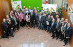 Miteinander für den Breitbandausbau: Bürgermeisterinnen und Bürgermeister der 31 Gemeinden des Bezirks Weiz mit LH Hermann Schützenhöfer und LR Doris Kampus. © Bilder: steiermark.at/Streibl; Verwendung bei Quellenangabe honorarfrei Miteinander für den Breitbandausbau: Bürgermeisterinnen und Bürgermeister der 31 Gemeinden des Bezirks Weiz mit LH Hermann Schützenhöfer und LR Doris Kampus. © Bilder: steiermark.at/Streibl; Verwendung bei Quellenangabe honorarfrei