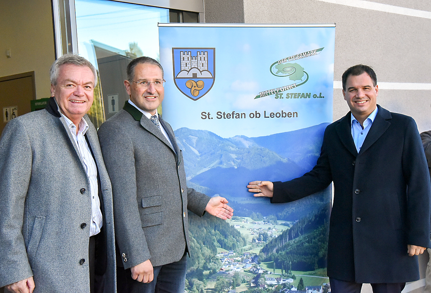 Neuer Dorfplatz in St. Stefan ob Leoben feierlich Land